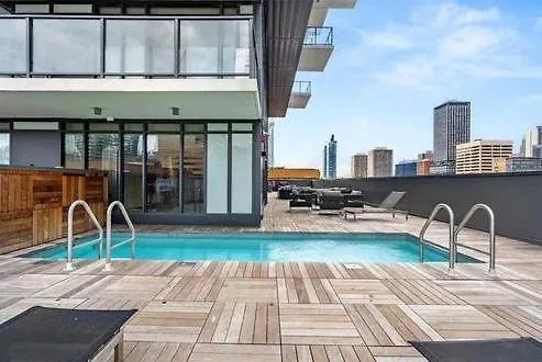 Downtown Calgary Tower View Apartment